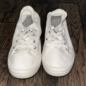 Women’s White Casual Shoes